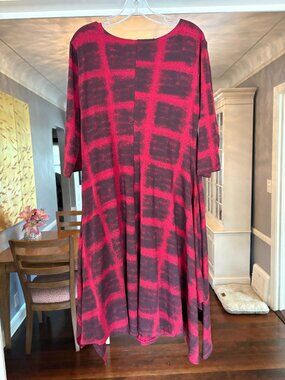 NWT Matthildur Red and Black Grid Print Crewneck Tunic Dress. Size M